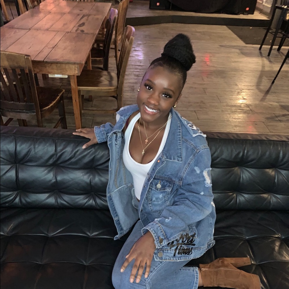 Meet your Posher, Diyana